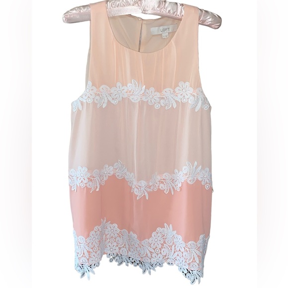 NWT LOFT Pleated Peach Sleeveless Floral Lace Blouse Size Medium - Picture 8 of 14